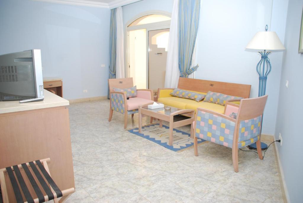 Royal Lagoons & Aqua Park Families And Couples Only Rezort Hurghada